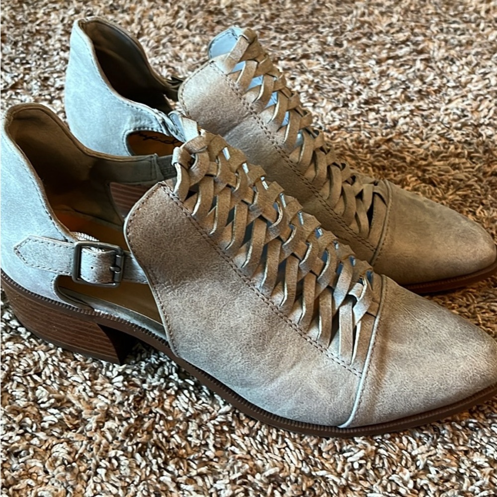 Women’s gray braided slip on booties size 9